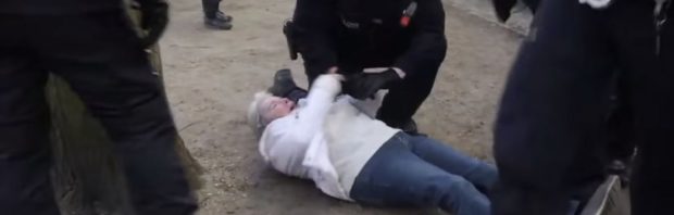 Politieagenten niet vervolgd voor overlijden oude vrouw na gewelddadige arrestatie tijdens coronaprotest