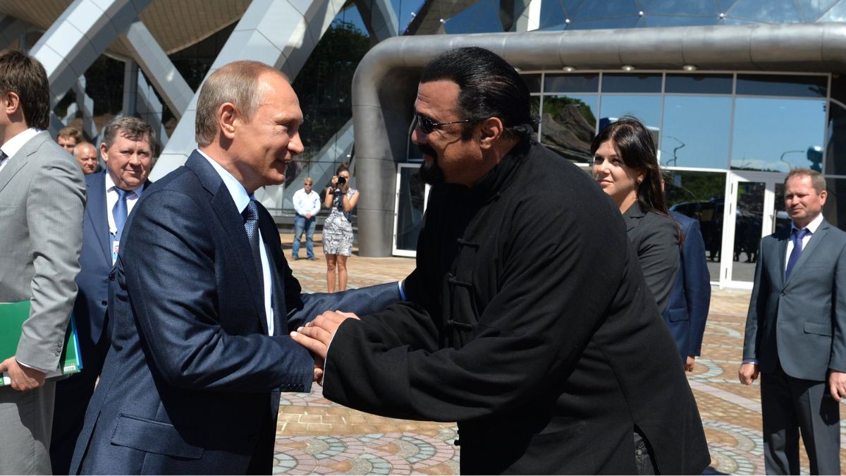Steven Seagal: 'Oekraïne stond bekend om orgaanhandel, kindersekshandel, drugshandel, biolabs, fascisme en nazisme' 17 seagal