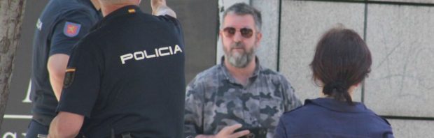 Pottenkijkers niet gewenst: Bilderberg-journalisten bijna uur vastgehouden door militaire politie