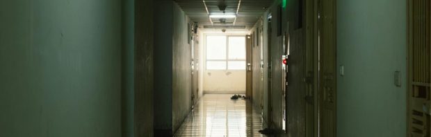 Portier bij corona-enquête: het ziekenhuis was ‘nagenoeg leeg’