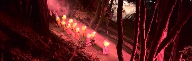 Rituelen Bohemian Grove blootgelegd: dit doen de elites als ze in het geheim bijeenkomen