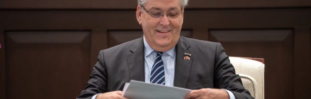 Oud-Kamerlid Henk Krol: ‘Europa wordt veroverd, we staan erbij en kijken ernaar’