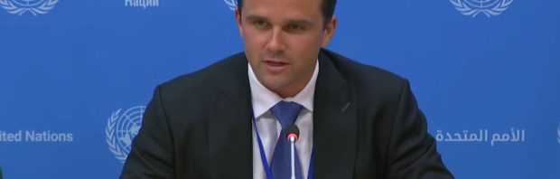 Kijk: Journalist geeft na bezoek aan Oekraïne speech bij VN over ‘leugens die media en politieke elite verspreiden’