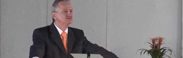 Dominee geschokt na bezoek aan begraafplaats: ‘Ik heb zoiets nog nooit meegemaakt, het lijkt wel oorlog’