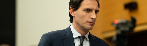 Verontwaardiging nadat kabinet CDA’er Hoekstra voordraagt als Eurocommissaris: ‘Wat een verandering met die PVV, hè?’