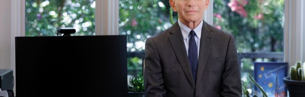 Dr. Fauci overladen met hoon: voor de derde keer COVID nadat hij ‘zes keer gevaccineerd en geboosterd’ is