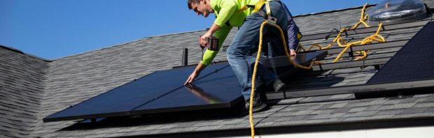 Energieprijzen stijgen komende 10 jaar fors door ‘groene transitie’: zóveel ga je extra betalen