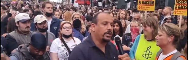 Labour schorst raadslid dat oproept tot het ‘doorsnijden van kelen’ van ‘fascisten’