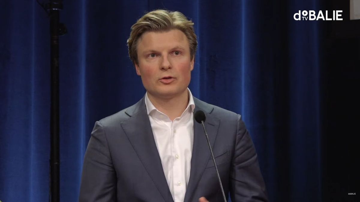 WEF-minister Brekelmans hard aangevallen na jubelbericht over versterking van onze krijgsmacht: ‘Je spoort niet’