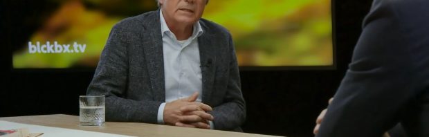 Alternatieve media troefden ‘betrouwbare kanalen’ af in coronatijd, overheid scoorde slecht