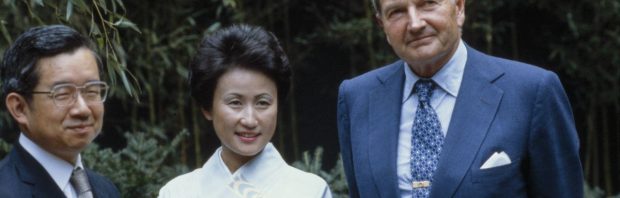 ‘Op mijn negende werd ik door David Rockefeller opgeleid tot seksslaaf’