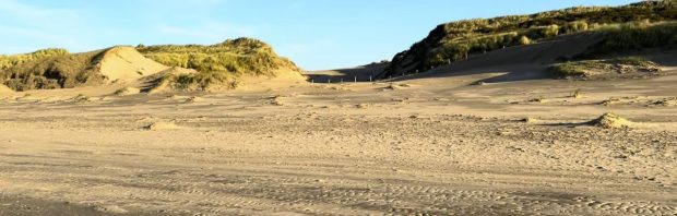 Gaten in de zeewering bij Scheveningen: ‘Hier is zichtbaar dat de theorie van Rijkswaterstaat niet klopt’