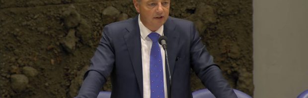 Terwijl de zorgen toenemen beweert PVV-minister: ‘Nederland wordt VEILIGER van gaten in de duinen’