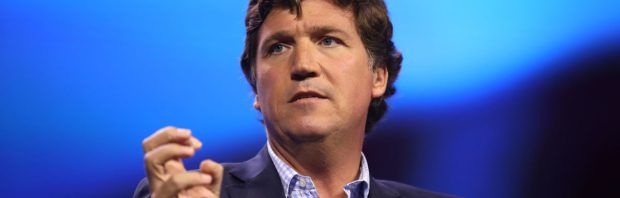 Tucker Carlson doet bizarre onthulling over aanval door DEMON: ‘Er zat bloed op de lakens’