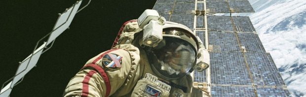 Ex-astronaut verbijsterd over mysterieuze drones (en dit maakte hij zelf mee)