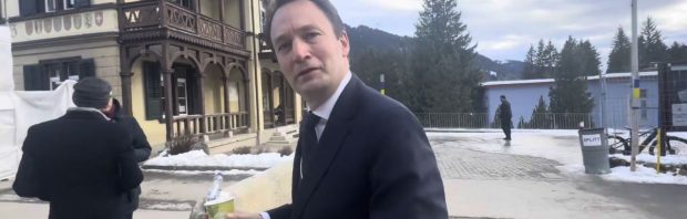 Kijk: directeur privékantoor van NAVO-chef Rutte gespot bij het WEF