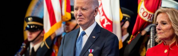 Biden deelt kort voor vertrek nog even get-out-of-jail-free cards uit: ‘Gratie is voor criminelen toch?’