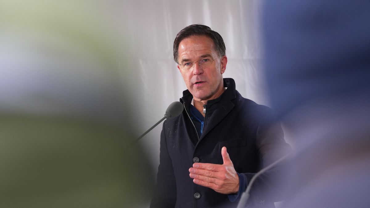 Olger Rutte Rutte beweert met droge ogen op tv dat Rusland 20.000 soldaten per ...