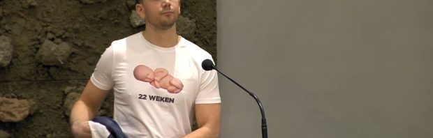 Kijk: Gideon van Meijeren geschorst van het debat omdat hij een T-shirt met een foetus draagt