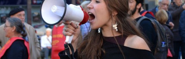 Hoe oppositiepartijen met BELASTINGGELD de kop ingedrukt worden door regerende marxisten