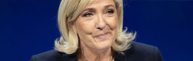 Afkeurende reacties na veroordeling Marine Le Pen: ‘Hoe dichter de ineenstorting van het regime, hoe harder de repressie’