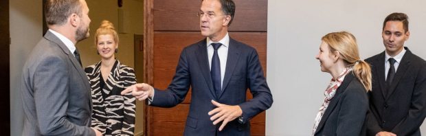 Kijk: ‘Rutte staat ons nu uit te leggen dat wij ook in oorlog gaan’