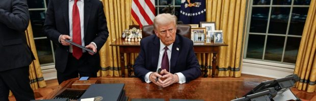 Trump zet financiering Vaccinalliantie van Bill Gates stop