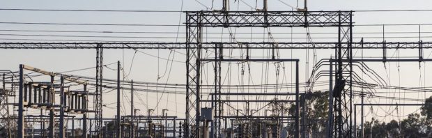 Bovenop de hoge energierekening bijna 200 miljard euro nodig voor stroomnet: ‘Wanneer stopt deze waanzin?’