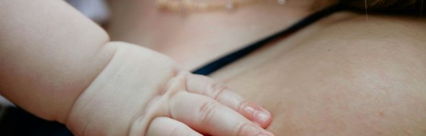 Waarom krijgen baby’s een vaccin tegen een ziekte die zij niet kunnen oplopen?