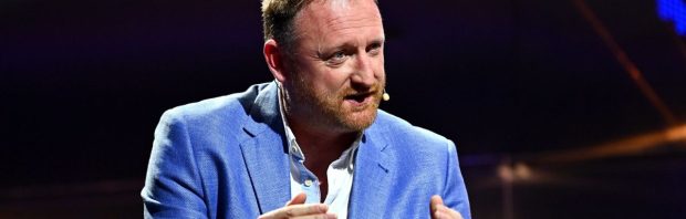 Journalist wil verslag doen van Roemeense verkiezingen, wordt gearresteerd en land uitgezet: ‘Dit is echt heel schokkend’