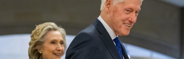 Kijk: President Trump doet wenkbrauwen fronsen met heftig ‘Clinton Body Count’-filmpje