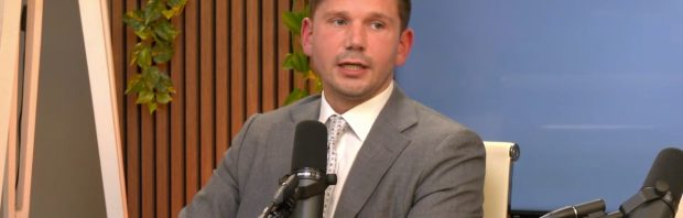 Van Meijeren na vertrek: ‘Er zijn hele grote machten en krachten die alles op alles zetten om waarheid onder tapijt te schuiven’