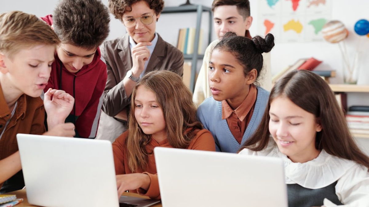 Woede over Nederlandse 'Kinderklimaattop': 'Dit is geen onderwijs, dit is gedragsbeïnvloeding pur sang' 18 klimaat