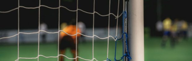 2 voetbalwedstrijden stilgelegd na meerdere onwelwordingen: ‘Zullen wel warmteberoertes zijn van te veel lauw bier drinken’