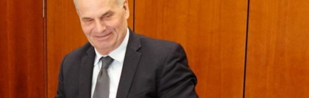 Reiner Fuellmich onmenselijk behandeld tijdens bizar proces, Duitse regering heeft nog meer voor hem in petto