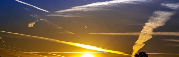 Complottheorie bevestigd: neurochirurg zegt dat ze aluminium in de lucht spuiten, en het komt in je brein terecht