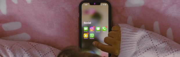 Kabinet wil geen sociale media onder 15 jaar: ‘Start van tirannie’
