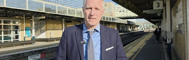 Duitse politie doet voor 22e keer inval bij Europarlementariër van AfD: ‘Dit is gerichte terreur’