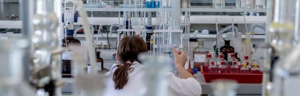 In een lab in Lelystad is een 100 procent dodelijk vogelgriepvirus gecreëerd met financiering ministerie van Landbouw