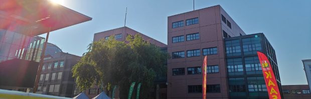 Beluister hier de geluidsopname van de veelbesproken zitting in Leeuwarden over COVID-19-injecties als biowapen