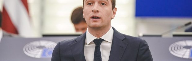 Europarlementariër laat geen spaan heel van EU-baas Von der Leyen: ‘De geschiedenis zal jullie streng veroordelen’