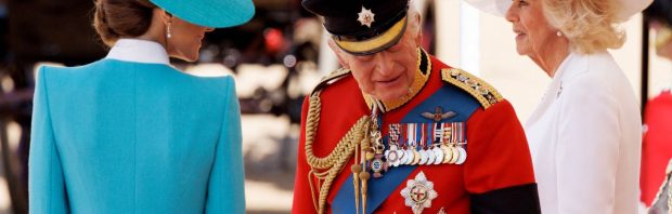 Cardioloog schokt het establishment door COVID-19-vaccins te linken aan kanker bij Britse royals