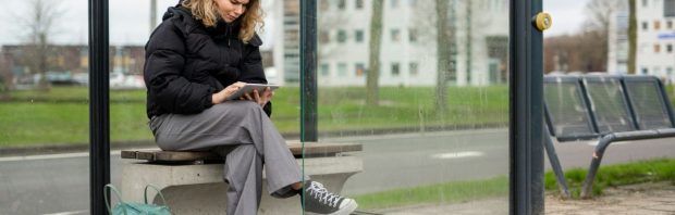 15-jarig meisje kan na komst van azc’s niet langer alleen naar de bus lopen: ‘Ik voel me onveiliger dan ooit’