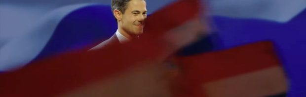 Nederlandse vlaggen tijdens verkiezingsavond D66 waren ‘pure schijn’: ‘Ze haten die vlag’