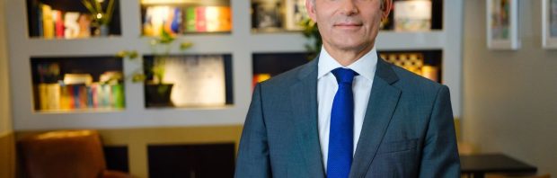 GroenLinks-PvdA-Kamerlid maakt Willem Engel uit voor complotdenker: ‘Flauwe manier om het debat niet aan te hoeven gaan’