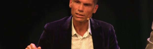 Kijk: ex-hoofdredacteur AD geeft ontluisterend inkijkje in werkwijze van mainstream media tijdens verkiezingen