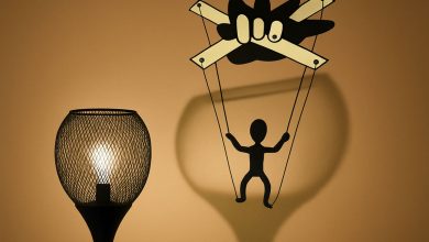Hoe Gaslighters Onzekerheid Als Wapen Gebruiken