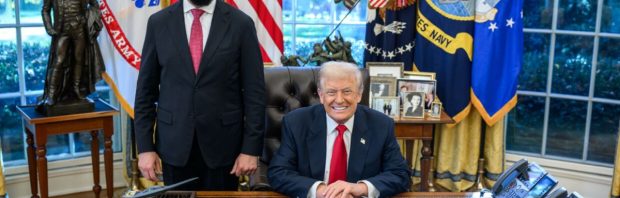 Trump ontvangt “voormalige” terroristenleider met open armen in Witte Huis: ‘Zeer sterke leider’