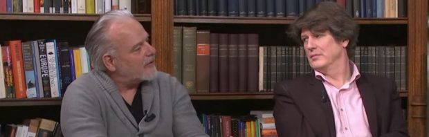 Steun voor Wierd Duk nadat hij ‘in linkse val wordt getrokken’ en boos wegloopt uit NPO-talkshow: ‘Achterbaks opzetje’