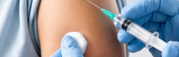 Waarom gaat het vaccineren door?